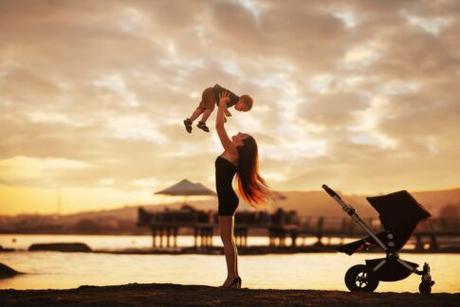 Sillas de paseo ligeras, la mejor forma de viajar con un bebé