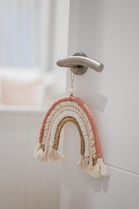 Arcoíris de macramé para decorar tu habitación