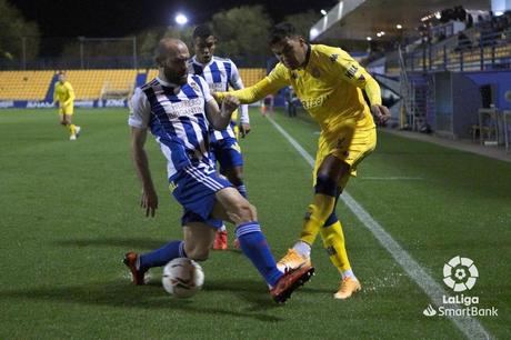 La Ponferradina se lleva los tres puntos en el Santo Domingo en un soporífero partido (1-0)