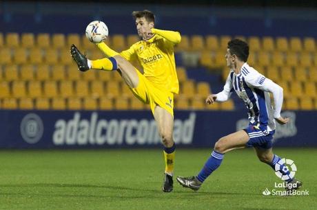 La Ponferradina se lleva los tres puntos en el Santo Domingo en un soporífero partido (1-0)