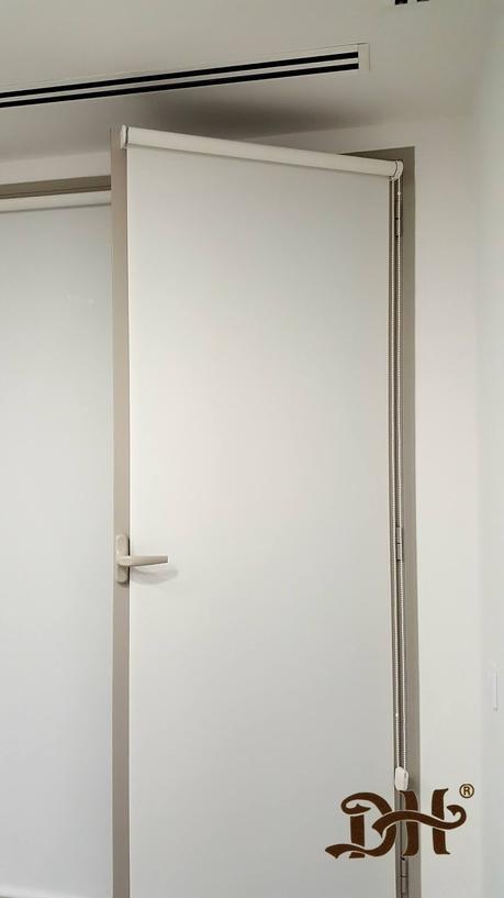 - Instalación en Puerta.