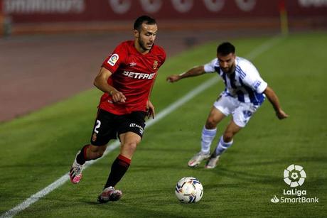 Dani Rodríguez sentencia en la primera parte a una Ponferradina valiente, pero sin fortuna (3-0)