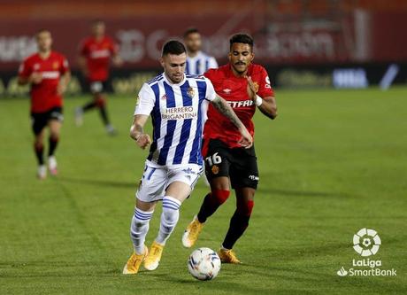 Dani Rodríguez sentencia en la primera parte a una Ponferradina valiente, pero sin fortuna (3-0)