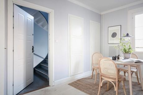 work from home decor tiny scandi apartment tiny home tiny apartment teletrabajo en casa teletrabajo decoración swedish decor scandinavian style scandinavian decor rincón de trabajo en casa modern interiors mini despacho home work decor home office decor home office decoracion teletrabajo decoración mesa trabajo en casa decoracion espacios trabajo decoración dormitorio  