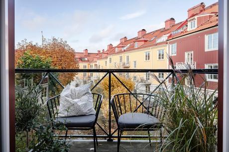 work from home decor tiny scandi apartment tiny home tiny apartment teletrabajo en casa teletrabajo decoración swedish decor scandinavian style scandinavian decor rincón de trabajo en casa modern interiors mini despacho home work decor home office decor home office decoracion teletrabajo decoración mesa trabajo en casa decoracion espacios trabajo decoración dormitorio  