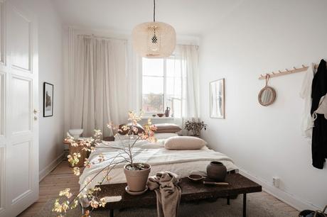 work from home decor tiny scandi apartment tiny home tiny apartment teletrabajo en casa teletrabajo decoración swedish decor scandinavian style scandinavian decor rincón de trabajo en casa modern interiors mini despacho home work decor home office decor home office decoracion teletrabajo decoración mesa trabajo en casa decoracion espacios trabajo decoración dormitorio  