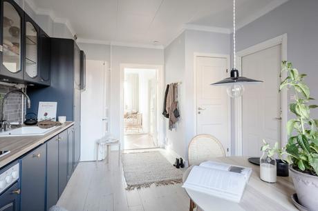 work from home decor tiny scandi apartment tiny home tiny apartment teletrabajo en casa teletrabajo decoración swedish decor scandinavian style scandinavian decor rincón de trabajo en casa modern interiors mini despacho home work decor home office decor home office decoracion teletrabajo decoración mesa trabajo en casa decoracion espacios trabajo decoración dormitorio  