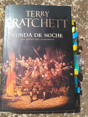 Saga Mundodisco, Libro XXIX: Ronda de noche, de Terry Pratchett