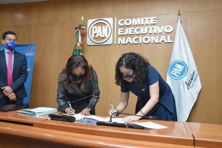 Sonia Mendoza se registra como precandidata a la gubernatura de SLP