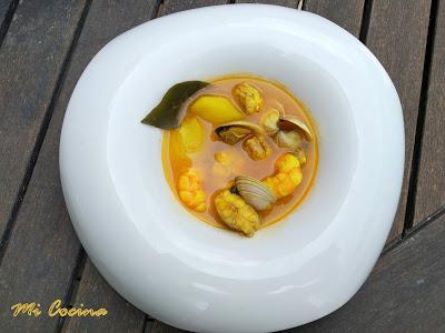 GUISAILLO DE PAPAS CON PINTARROJA, ALMEJAS Y LANGOSTINOS GUISAILLO DE PAPAS CON PINTARROJA, ALMEJAS Y LANGOSTINOS