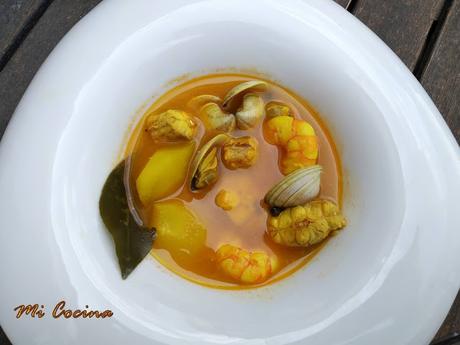 GUISAILLO DE PAPAS CON PINTARROJA, ALMEJAS Y LANGOSTINOS GUISAILLO DE PAPAS CON PINTARROJA, ALMEJAS Y LANGOSTINOS