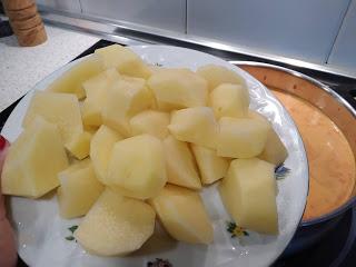 GUISAILLO DE PAPAS CON PINTARROJA, ALMEJAS Y LANGOSTINOS GUISAILLO DE PAPAS CON PINTARROJA, ALMEJAS Y LANGOSTINOS