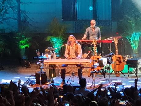 Supertramp´s Roger Hogdson en el jardín