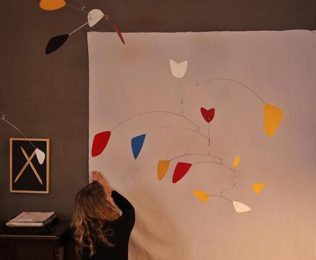 Aire: Los móviles de Leticia Viera que homenajean a Alexander Calder