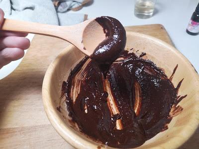 Mascarilla de chocolate  y avena y aceite esencial de geranio