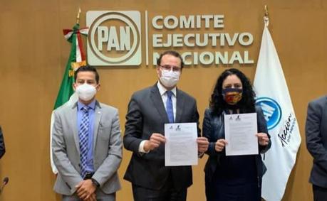 Xavier Nava se registra en el PAN como aspirante a la gubernatura