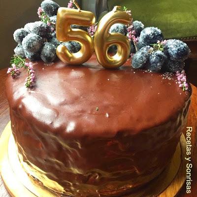 PASTEL DE CHOCOLATE, UVA Y QUESO