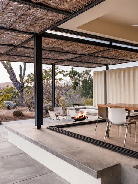 Vivienda Minimalista en el Desierto Mexicano
