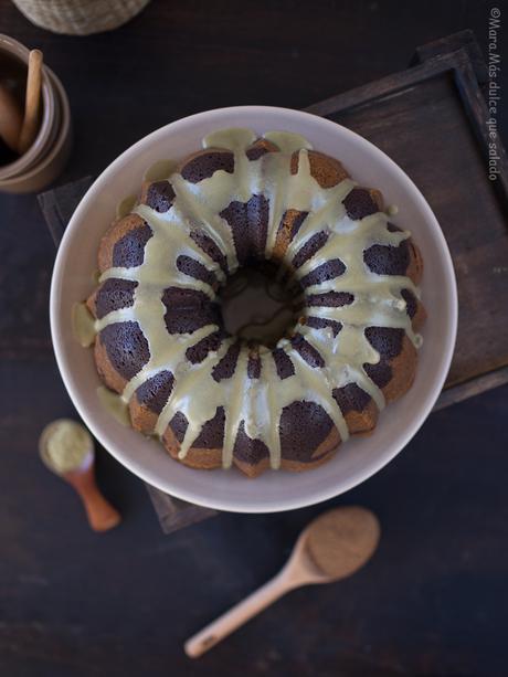 Bundt Cake marmolado de algarroba y té matcha Bundt Cake marmolado de algarroba y té matcha