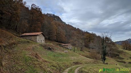 Cabañas en la zona del Valle de Cuerries