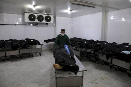 Irán: Cementerio más grande  en crisis por la pandemia del COVID-19