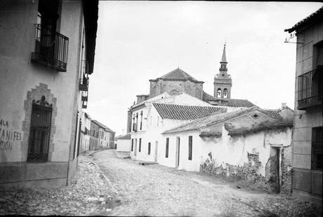 Margarita Nelken en Torrijos durante la Guerra Civil