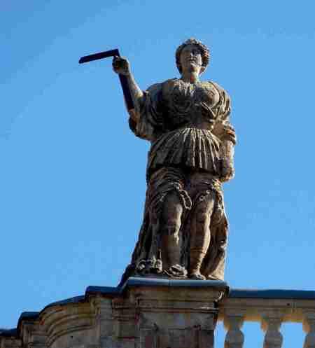 Alegorías matemáticas en la Plaza Mayor de Salamanca