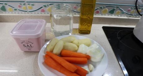 Los ingredientes necesarios para hacer la crema de zanahorias en la Thermomix