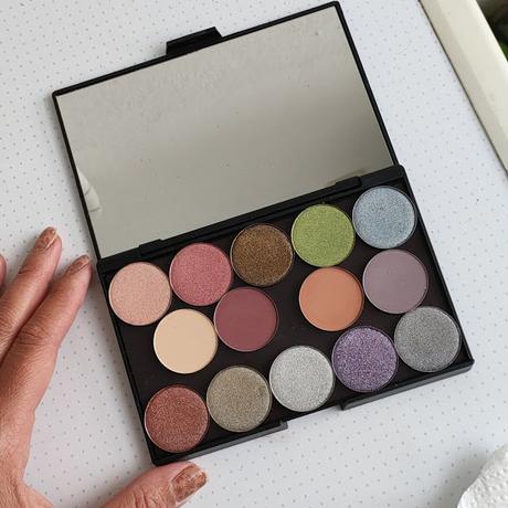 Paleta con sombras Wynie mono 16