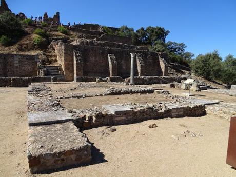 Munigua: Un pueblo romano secreto a una hora de Sevilla. Parte II, la zona celestial.