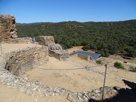 Munigua: Un pueblo romano secreto a una hora de Sevilla. Parte II, la zona celestial.