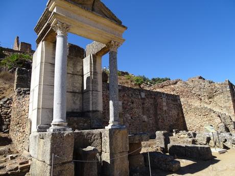 Munigua: Un pueblo romano secreto a una hora de Sevilla. Parte II, la zona celestial.