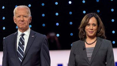 En medio del esperpento generalizado, Trump se resiste a irse de la Casa Blanca.