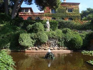 Magnífico estanque en los jardines de Santa  Clotilde en Lloret de Mar