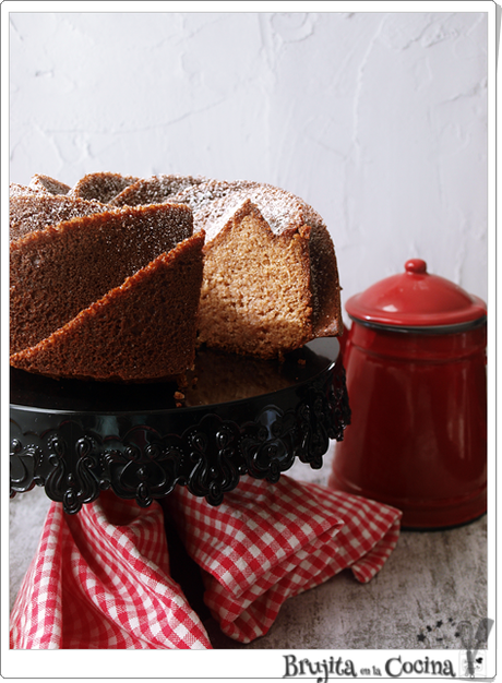 Bundt cake jugoso de manzana