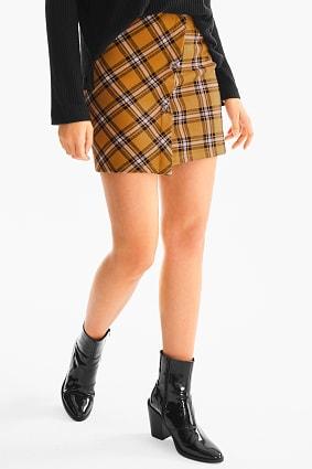 Combinar Falda Amarilla De Cuadros