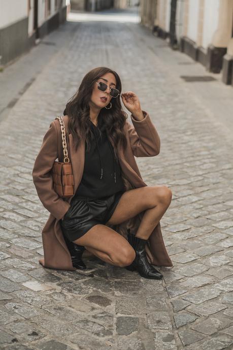 CÓMO COMBINAR UNA SUDADERA CON ESTILO + HAUL DE MODA: COMPRAS EN ZARA ADELANTATE AL BLACK FRIDAY bolso cadenas clon