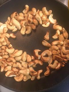 POLLO AL HORNO CON SALSA DE ANACARDOS POLLO AL HORNO CON SALSA DE ANACARDOS