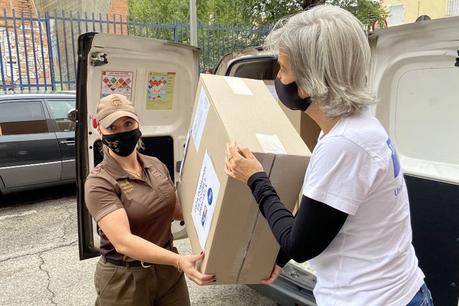 P&G, UPS y United Way reparten 36.000 mascarillas para personas en situación de vulnerabilidad