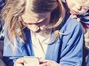 Colegio Ingenio analiza importante controlar pantallas menores