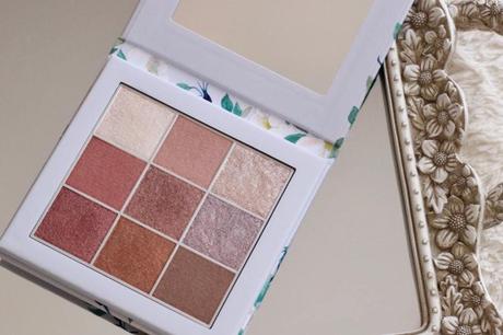 Maquillaje natural y sostenible en la colección Time To Bloom de Vera & The Birds Maquillaje natural y sostenible en la colección Time To Bloom de Vera & The Birds