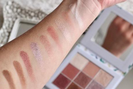 Maquillaje natural y sostenible en la colección Time To Bloom de Vera & The Birds Maquillaje natural y sostenible en la colección Time To Bloom de Vera & The Birds