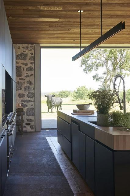 Granero de Piedra, remodelado en Estilo Rustico Moderno Granero de Piedra, remodelado en Estilo Rustico Moderno