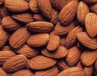 ¿Por qué tomar leche de almendras?