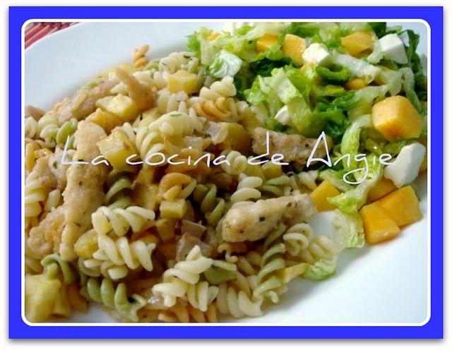 ENSALADA TEMPLADA DE PASTA CON POLLO