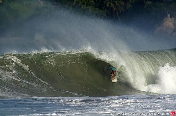Kiron Jabour  gana el Quiksilver Pro Puerto Escondido 2011
