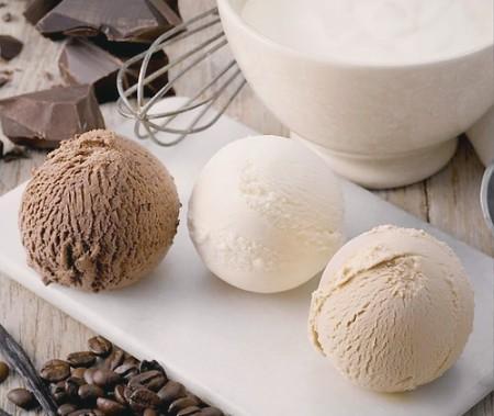 postres helados helado de vainilla helado de turrón helado de nata helado de chocolate helado de café fotografía de postres estilismo de postres dulces de verano 