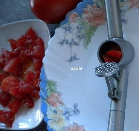 Gazpacho en pepino y flores