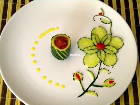 Gazpacho en pepino y flores
