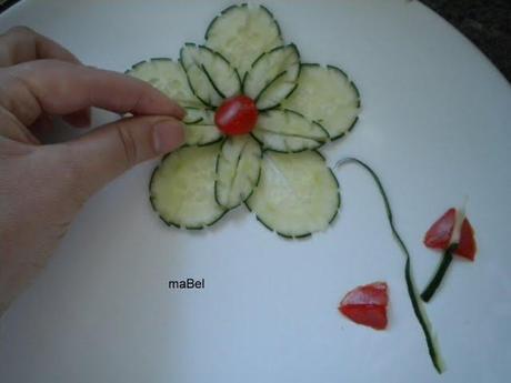 Gazpacho en pepino y flores